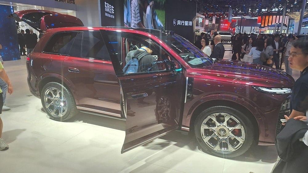 На международном автосалоне в Пекине представили полноразмерный кроссовер Voyah Taishan X8