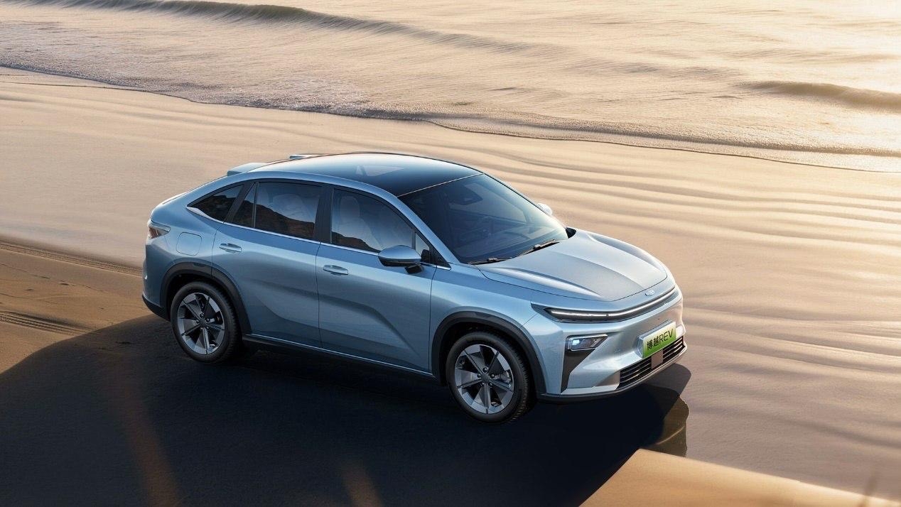 Кроссовер Geely Atlas REV