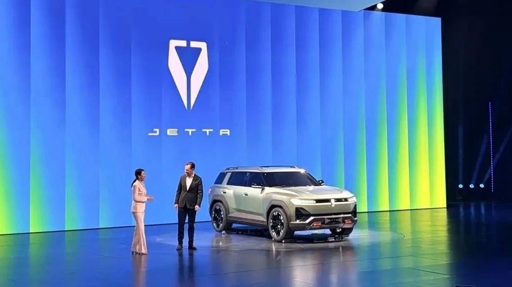 Премьера концепт-кара Jetta X от совместного предприятия FAW-Volkswagen состоялась в Китае.