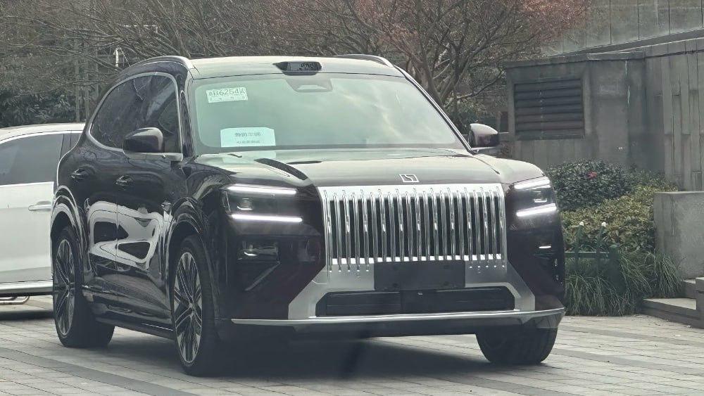 Кроссовер Zeekr 8X заметили в Китае во время дорожных испытаний без камуфляжа