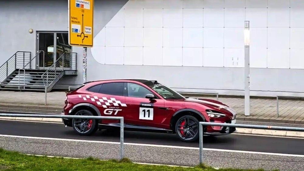 Спортивная версия кроссовера Xiaomi YU7 GT