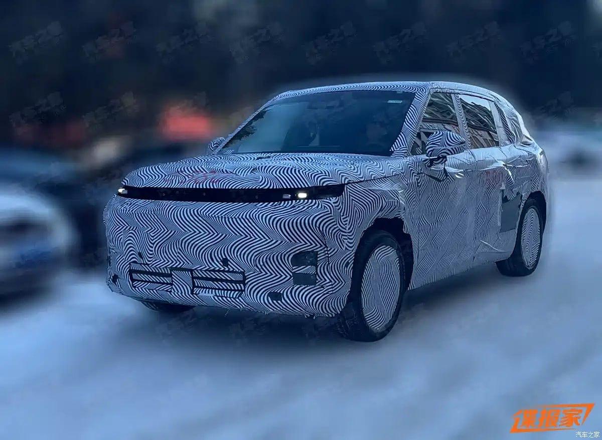 В Китае сфотографировали прототип кроссовера XPeng G02