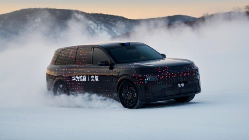 Новый кроссовер от Huawei проходит зимние тесты