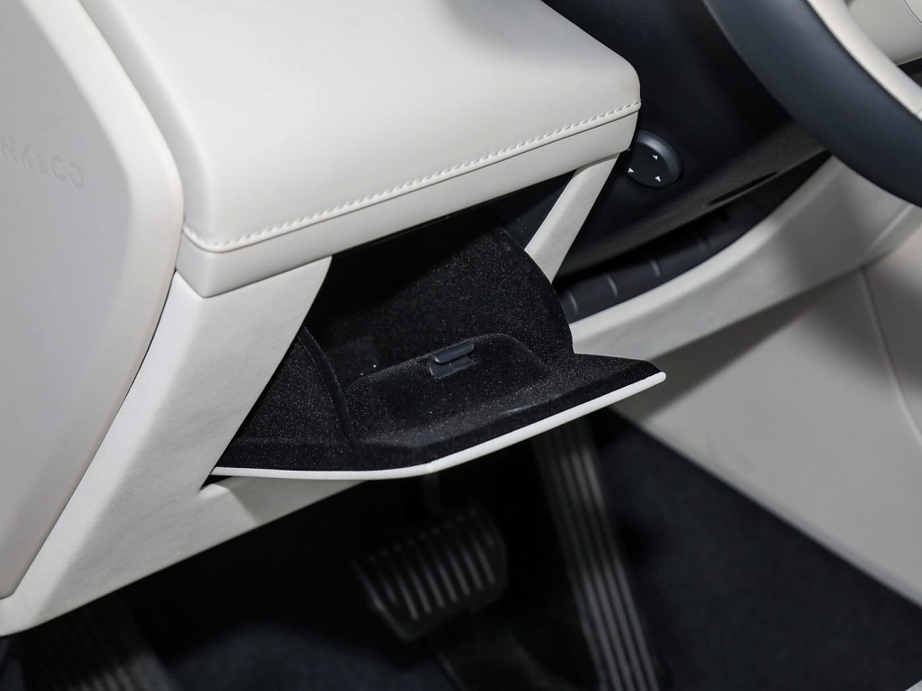 Lynk & Co 900