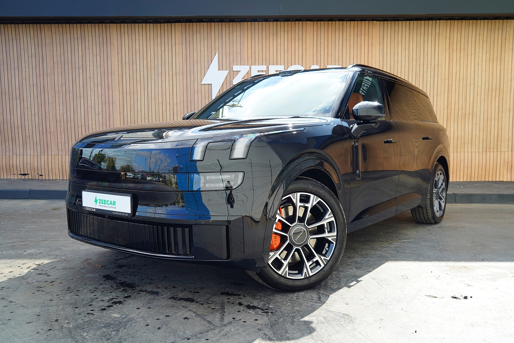 Lynk & Co 900