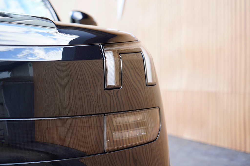 Lynk & Co 900