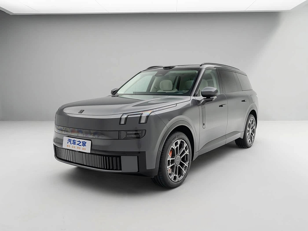 Lynk & Co 900 2.0 AT