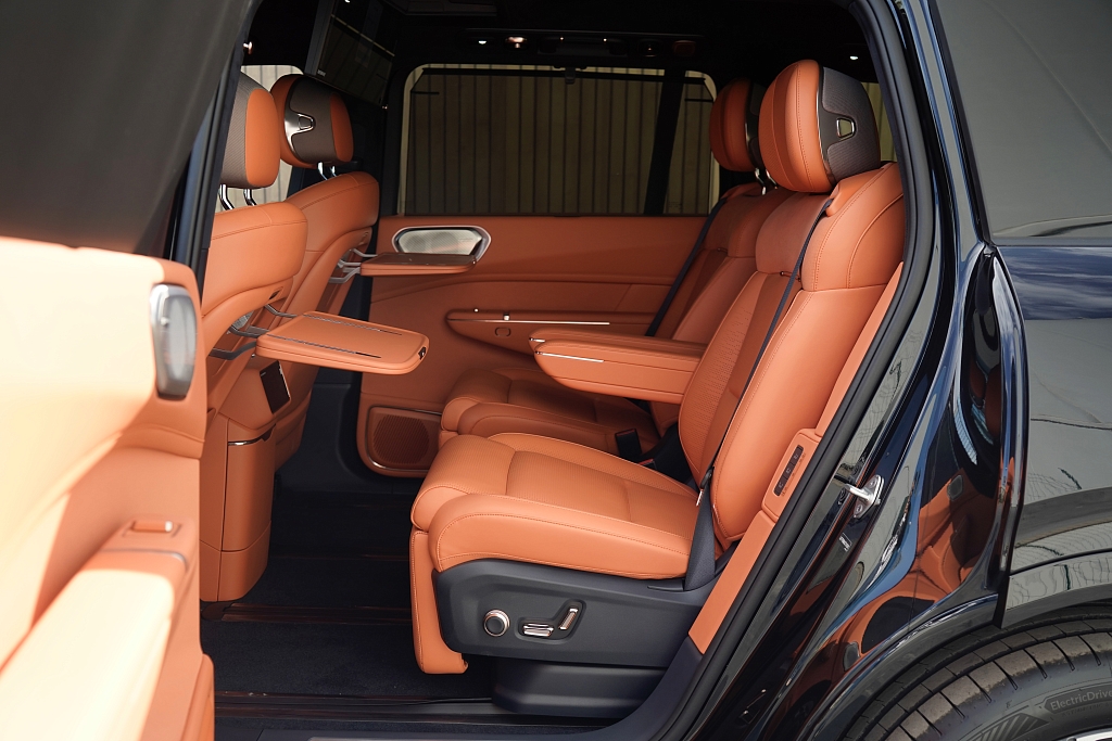 Lynk & Co 900