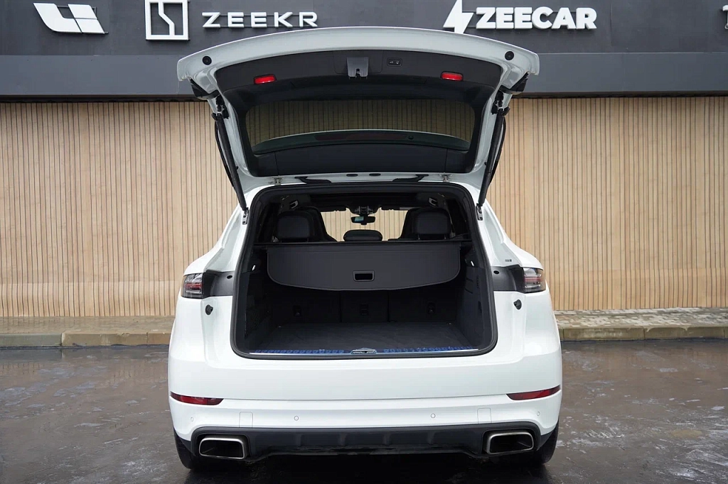 Porshe Cayenne