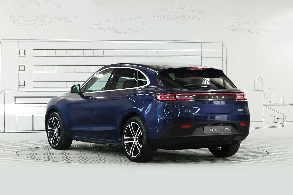 AITO M5