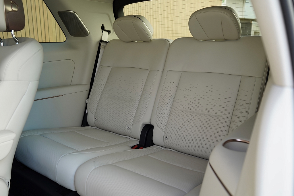 Lynk & Co 900