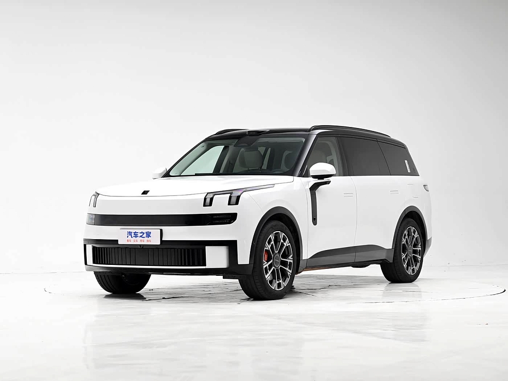 Lynk & Co 900 1.5 AT