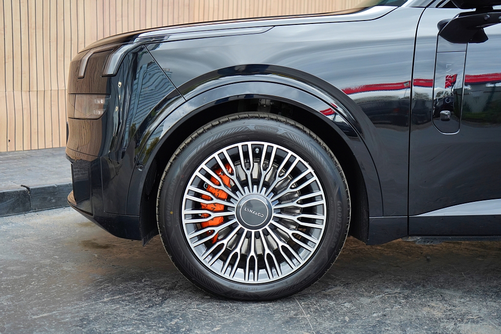 Lynk & Co 900