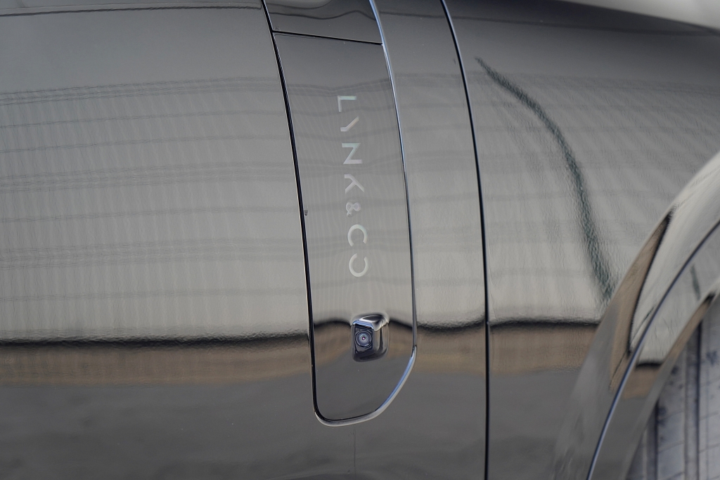 Lynk & Co 900