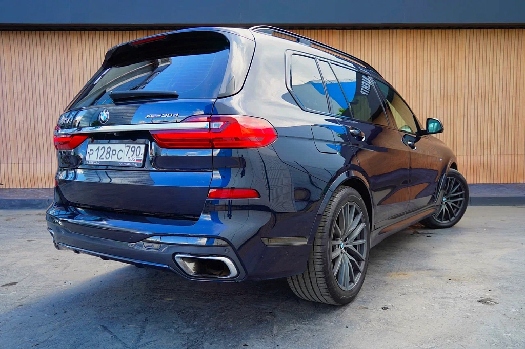 BMW X7