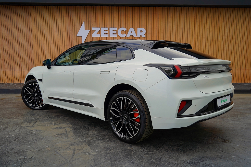 Zeekr 001