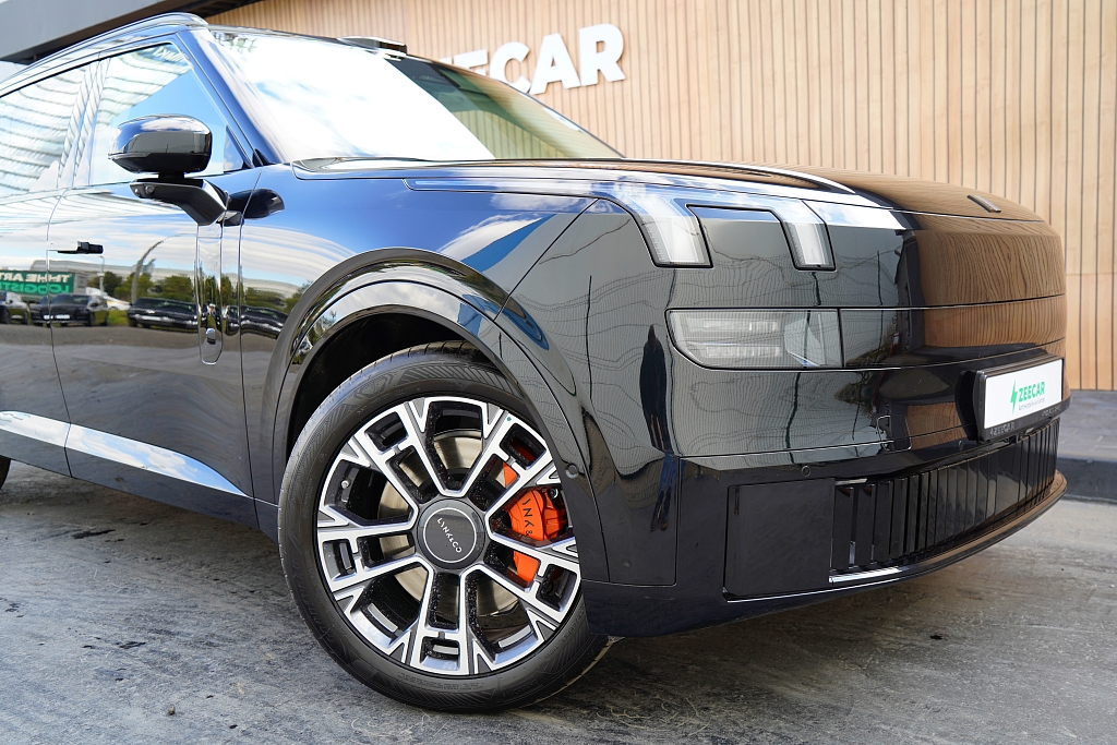 Lynk & Co 900