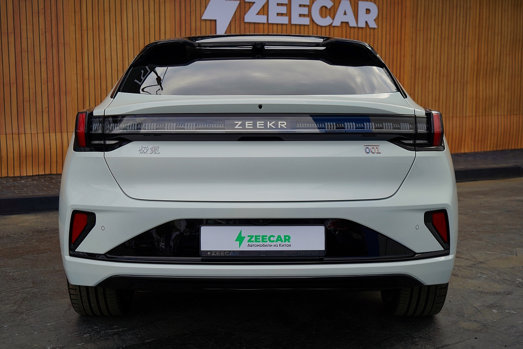 Zeekr 001