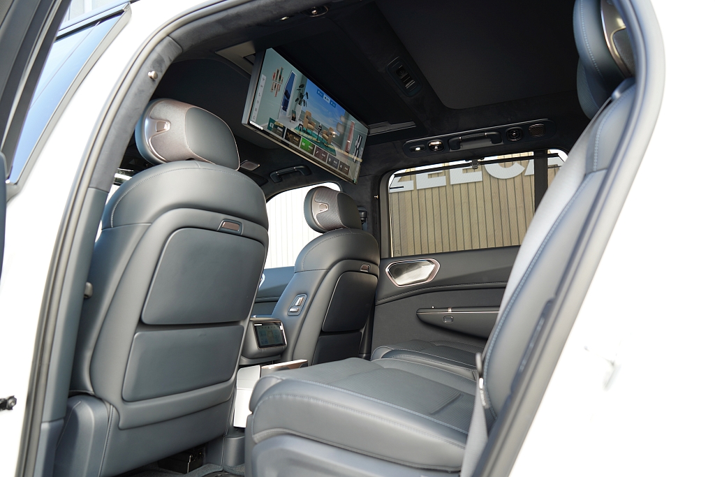 Lynk & Co 900