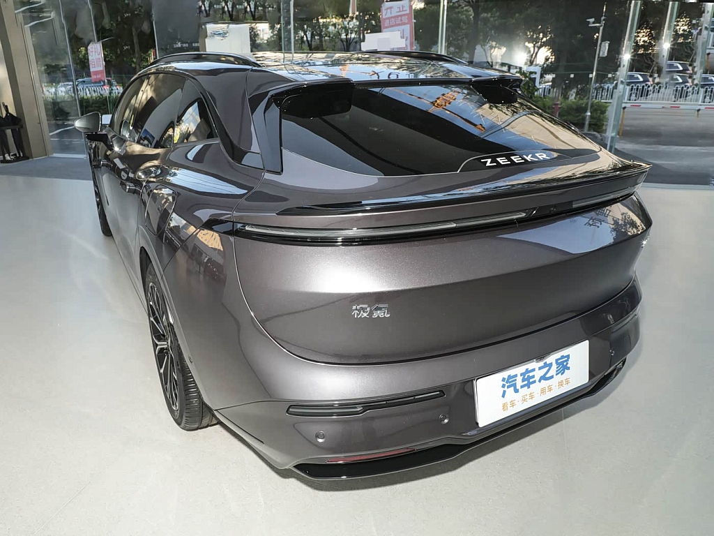 Zeekr 007 GT