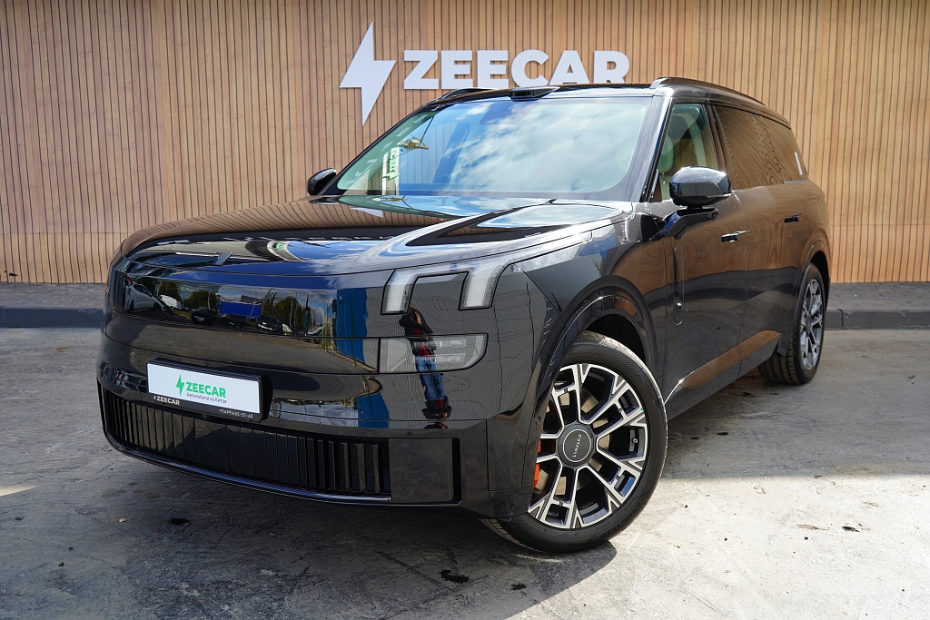 Lynk & Co 900