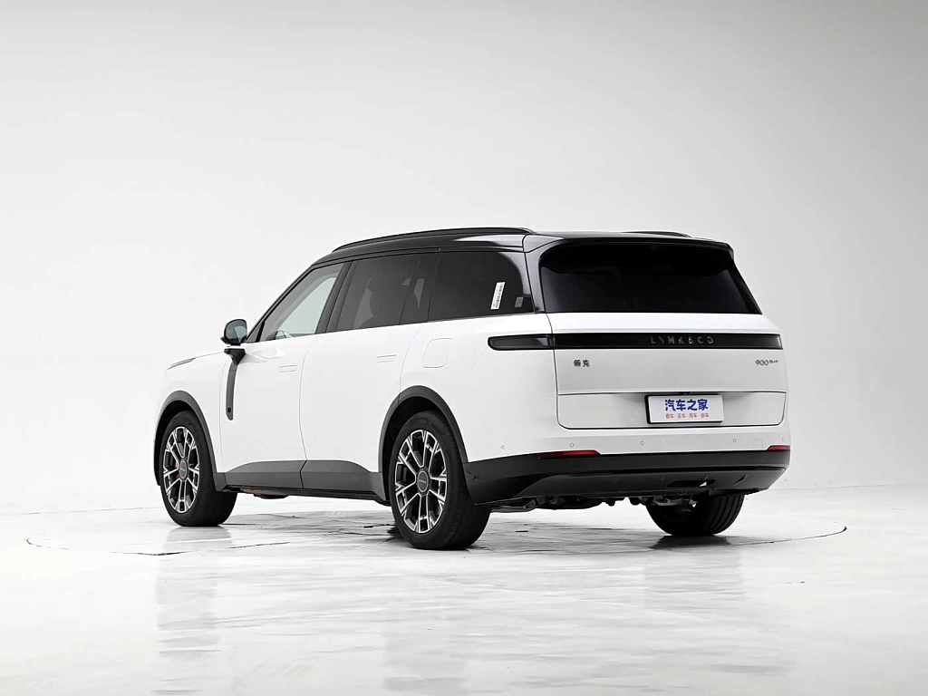 Lynk & Co 900 1.5 AT