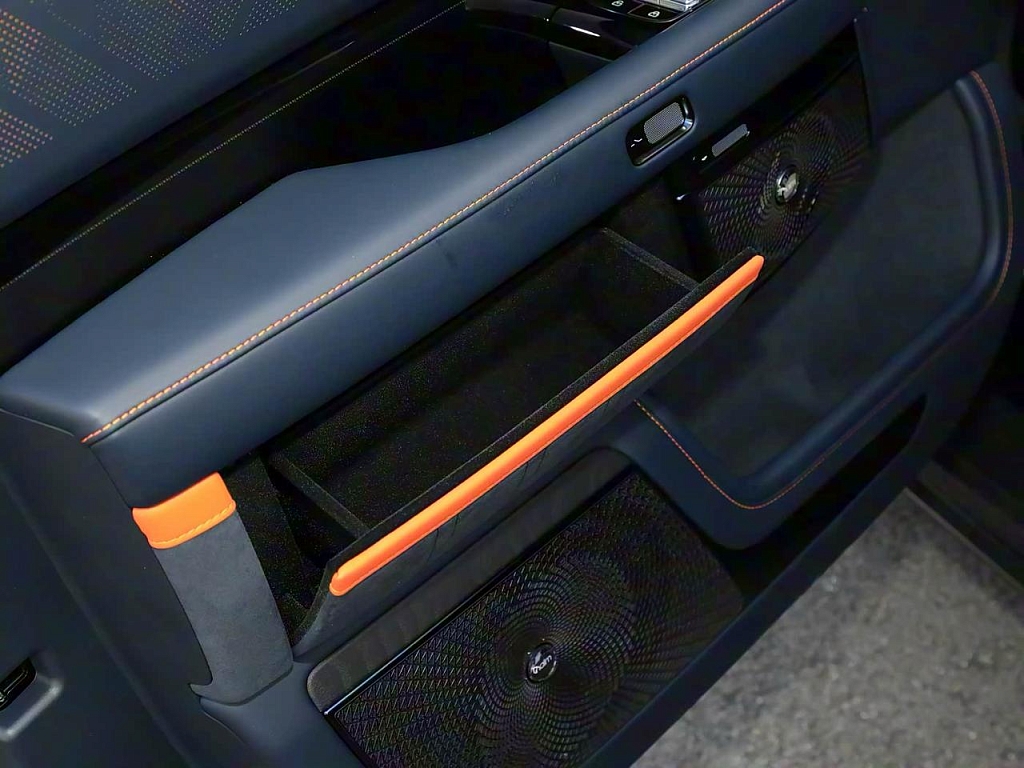 Zeekr 9X Black Warrior