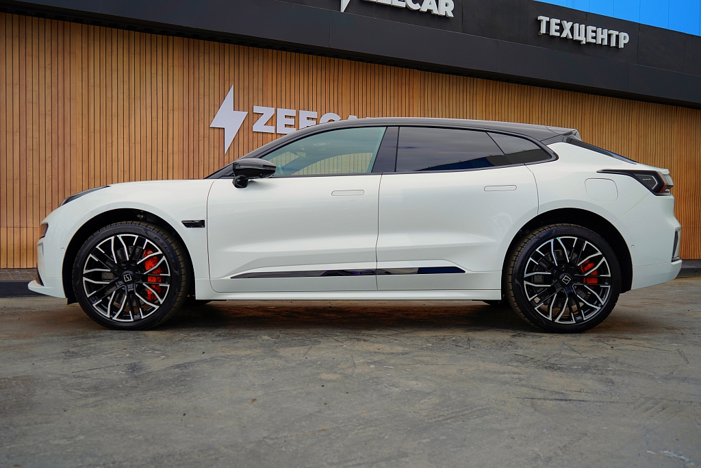 Zeekr 001