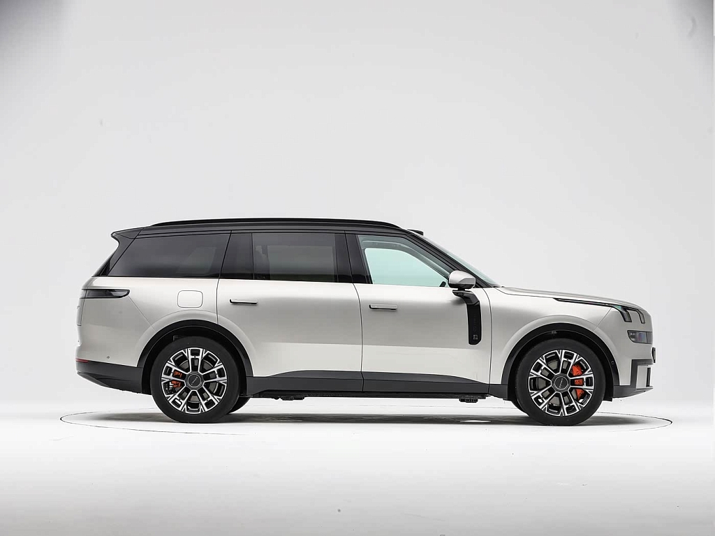 Lynk & Co 900 2.0 AT