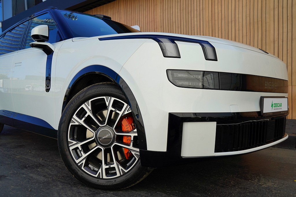 Lynk & Co 900