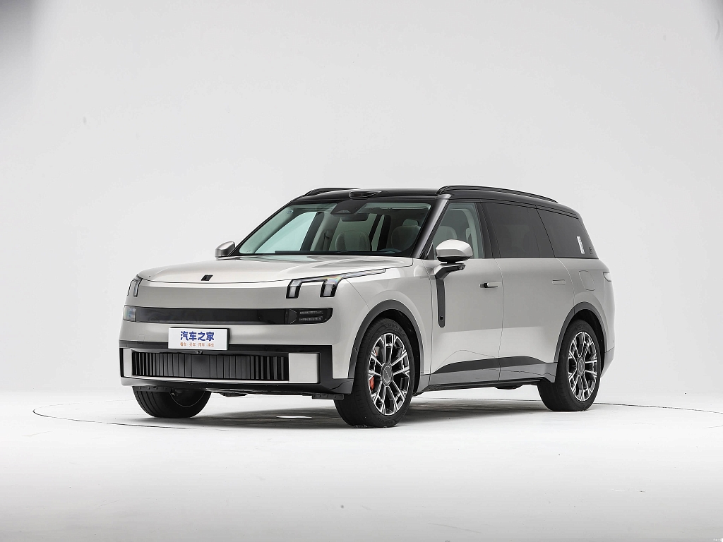 Lynk & Co 900 2.0 AT