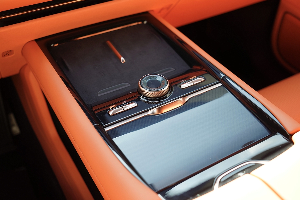 Lynk & Co 900
