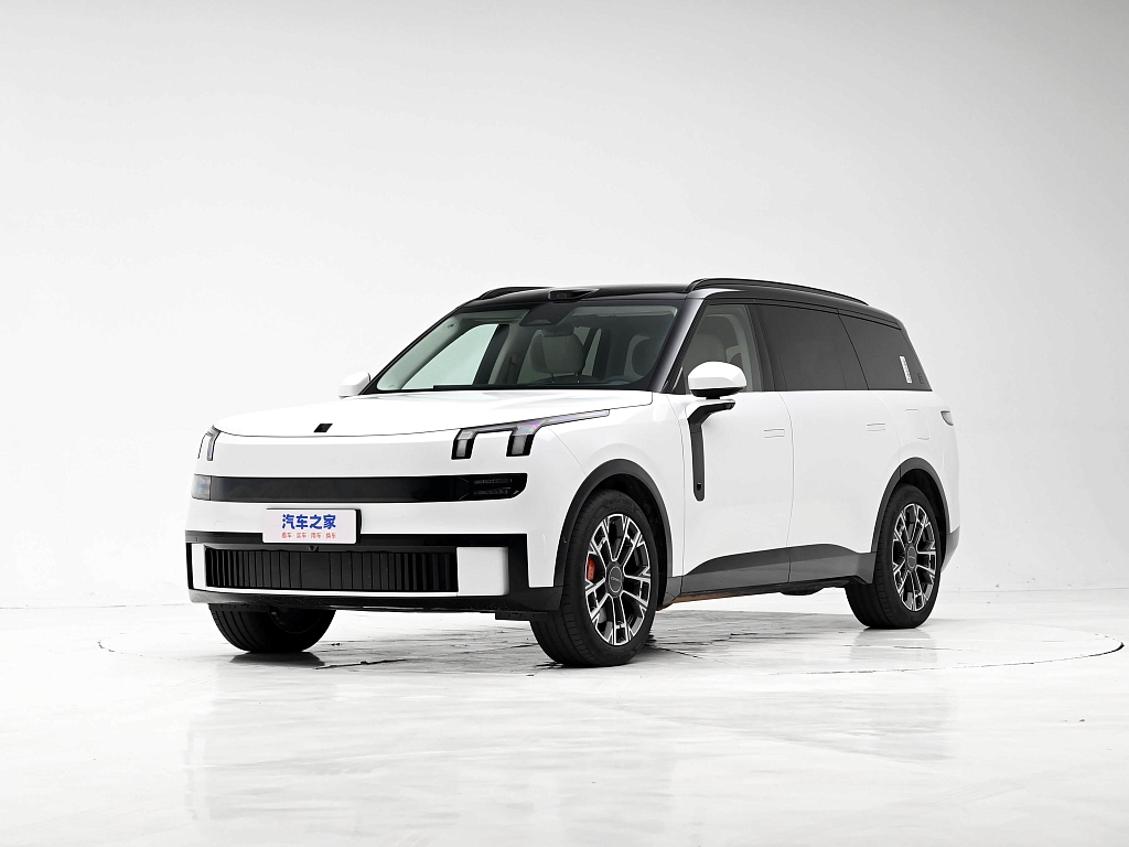 Lynk & Co 900 1.5 AT