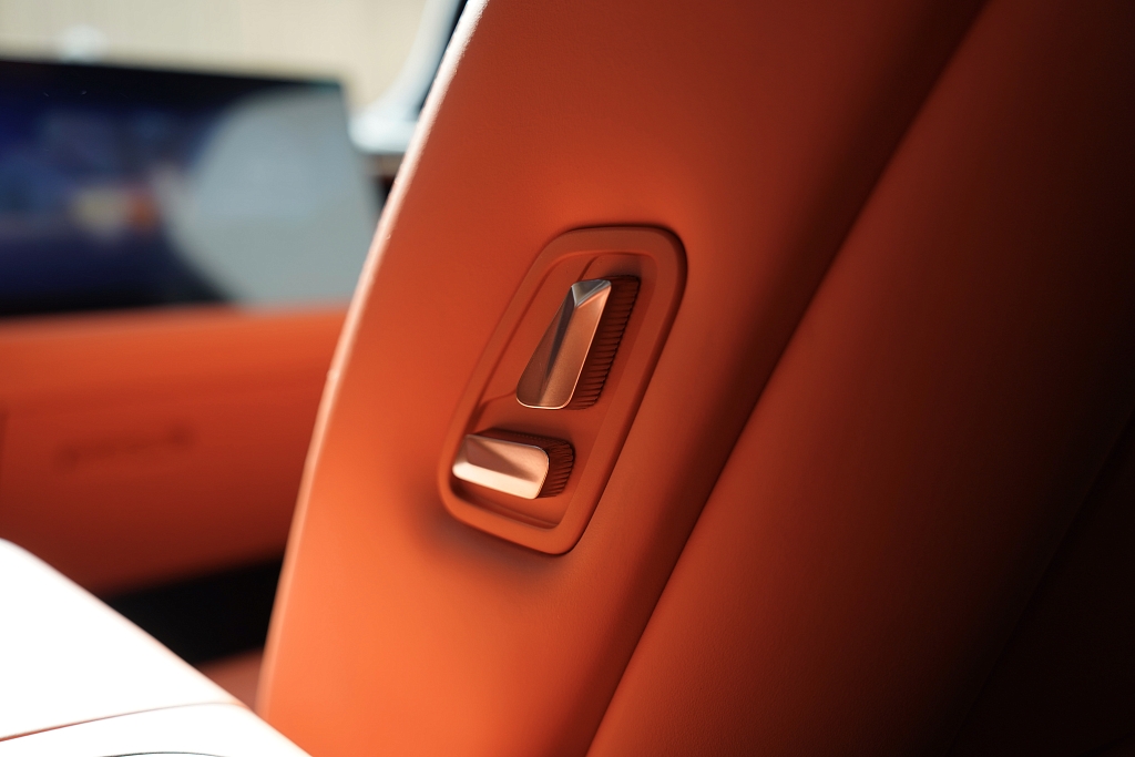 Lynk & Co 900