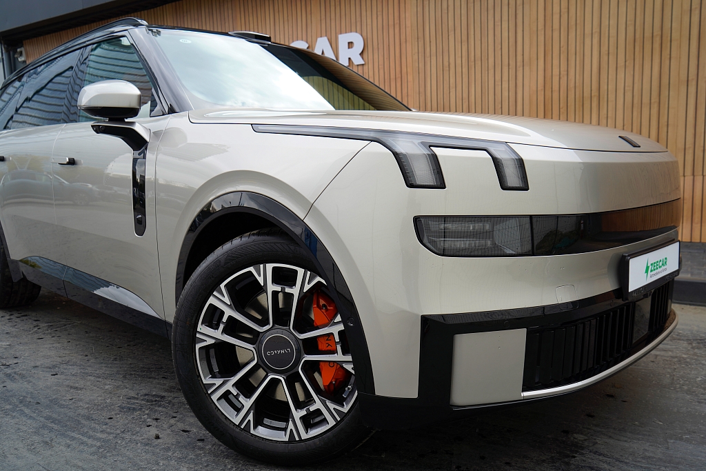 Lynk & Co 900