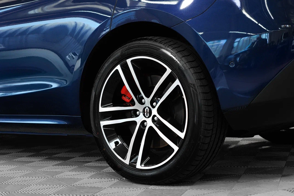 AITO M5
