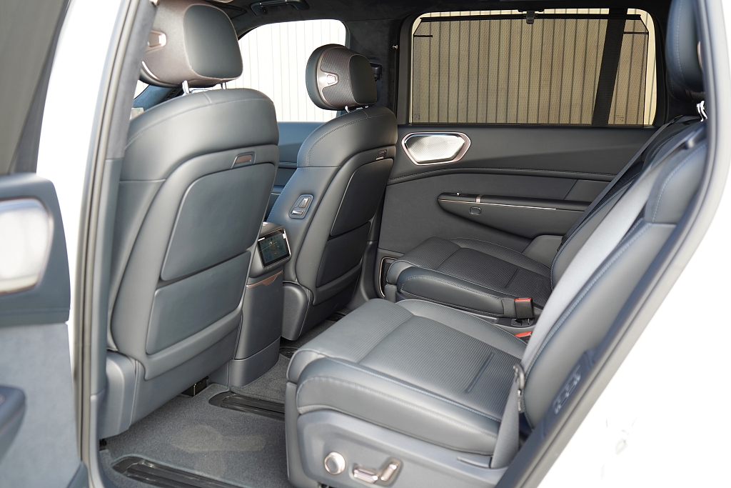 Lynk & Co 900
