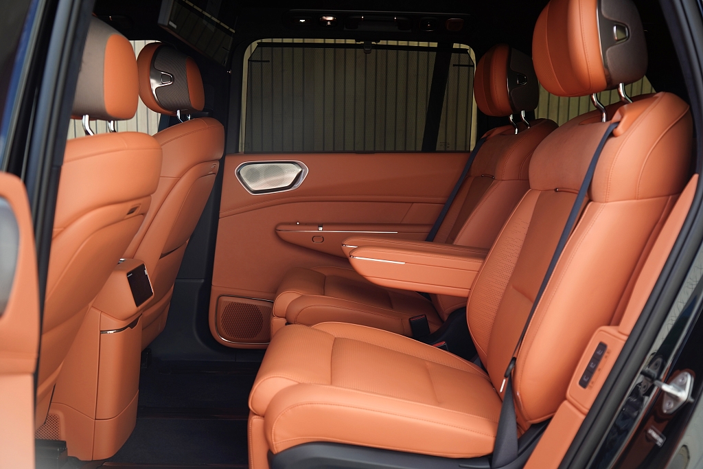 Lynk & Co 900