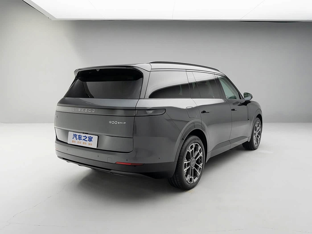 Lynk & Co 900 2.0 AT