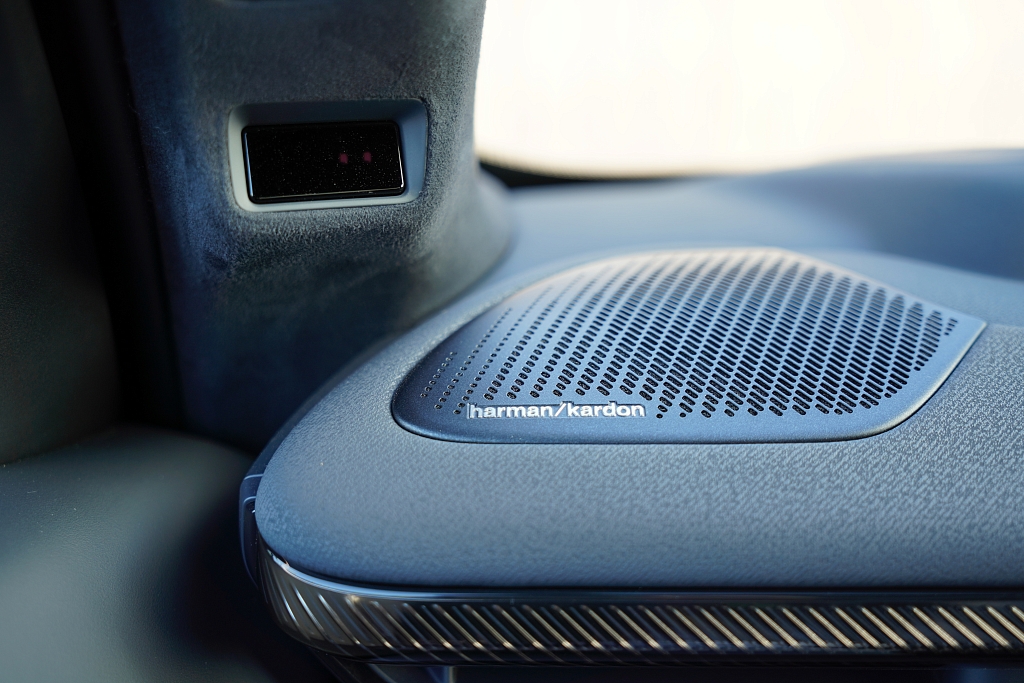 Lynk & Co 900