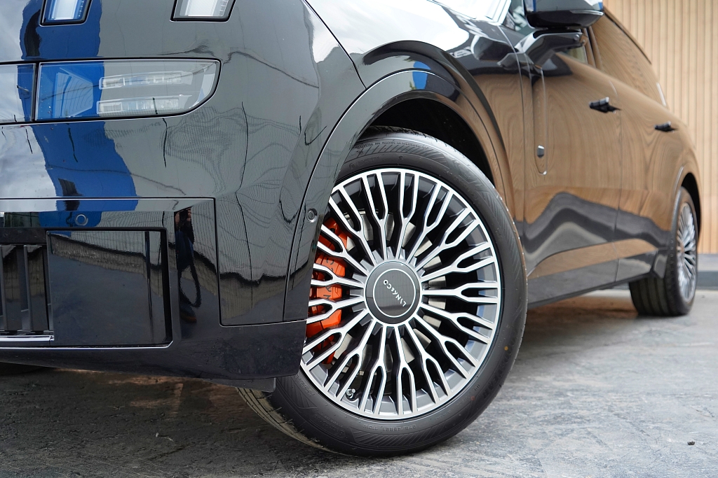 Lynk & Co 900