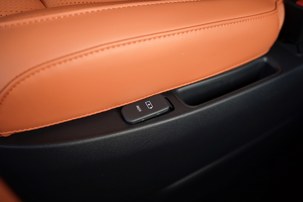 Lynk & Co 900