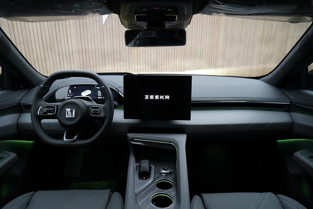 Zeekr 001