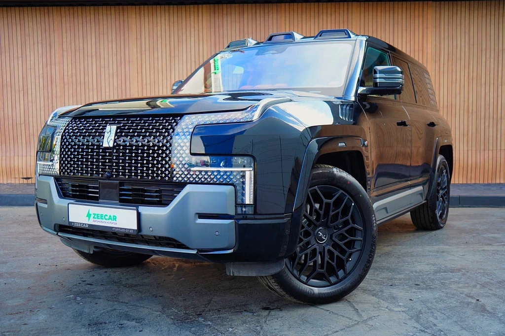  BYD Yangwang U8