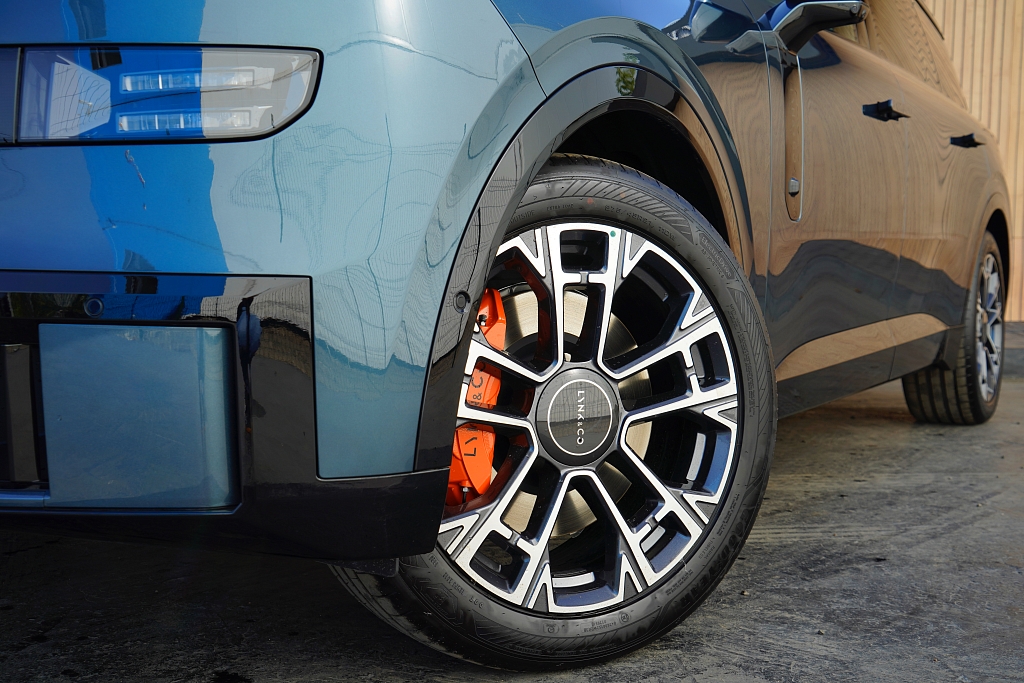Lynk & Co 900