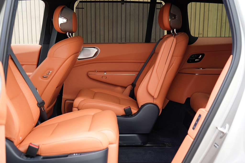 Lynk & Co 900