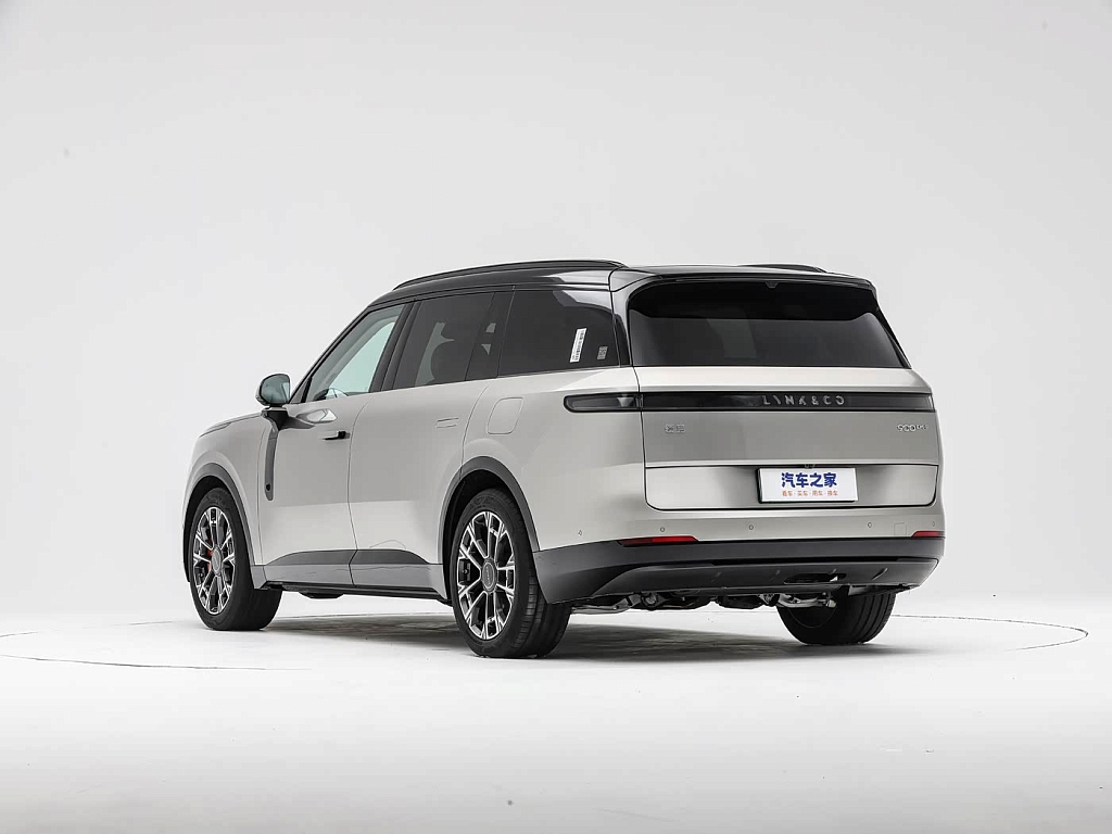 Lynk & Co 900 2.0 AT