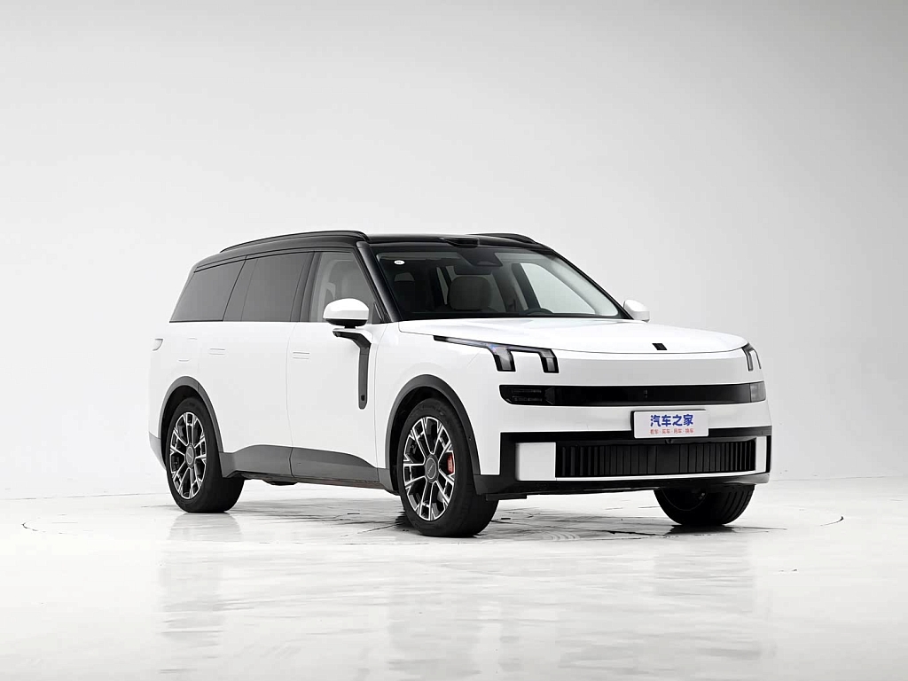 Lynk & Co 900 1.5 AT