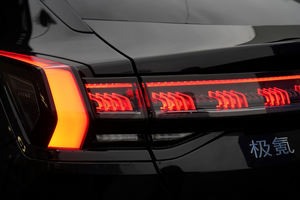 Zeekr 001