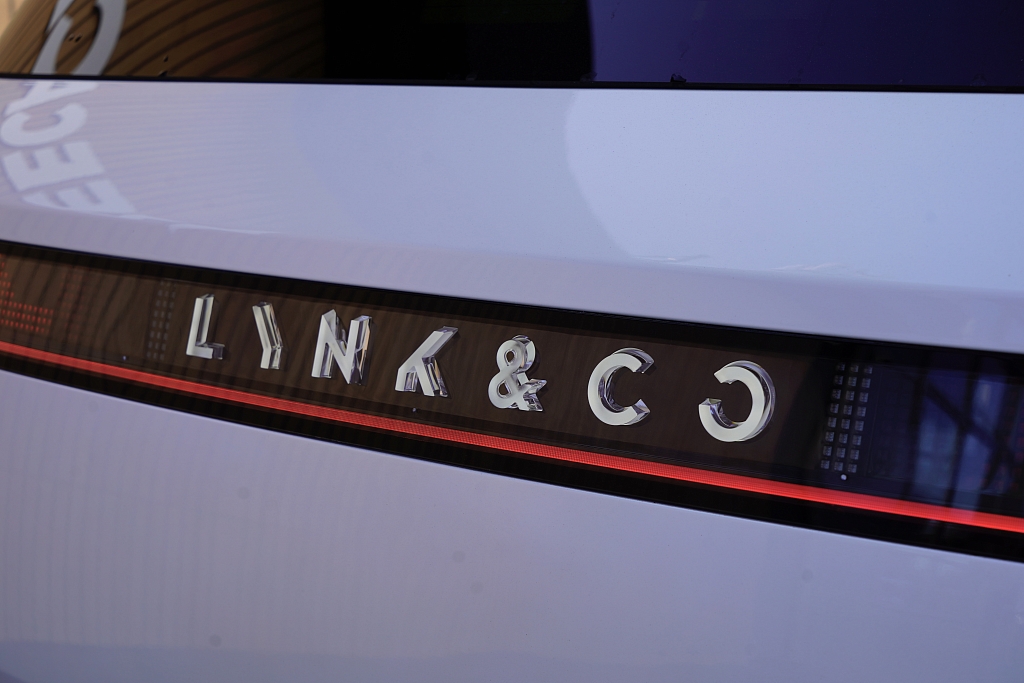 Lynk & Co 900